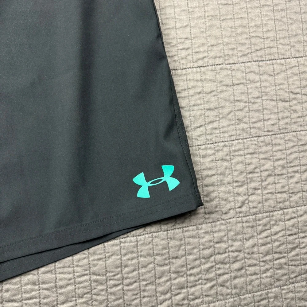 Under Armour HeatGear Mens 36 Board Shorts Black Cargo Swim Trunks